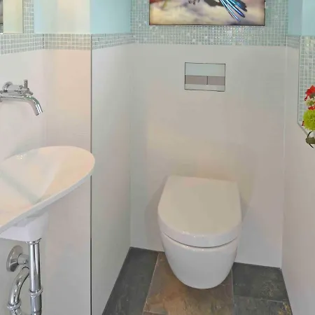 شقة Kapitans Hus - Haushalfte 01 Mit Kamin, Sauna, Wasserblick Gross Stresow