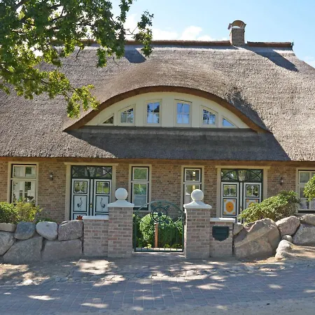 Kapitans Hus - Haushalfte 01 Mit Kamin, Sauna, Wasserblick Gross Stresow